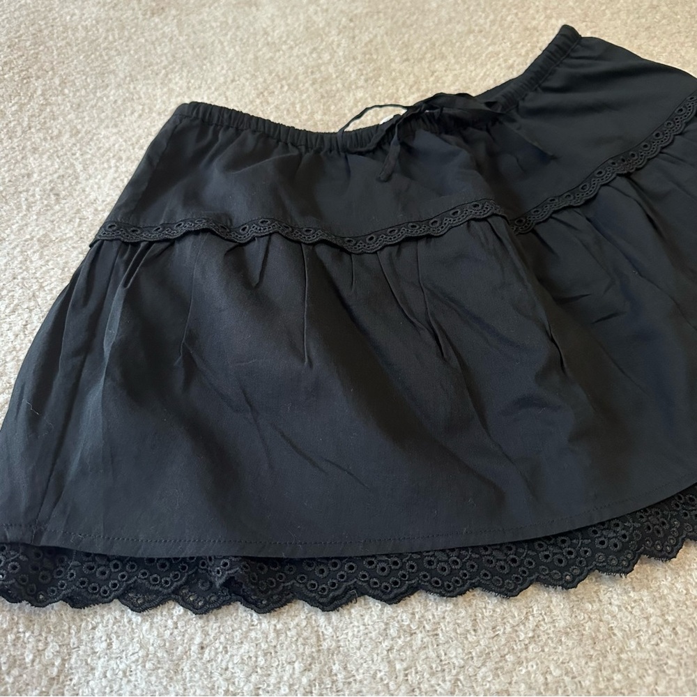 Reformation Tavia Skirt - Picture 2 of 9